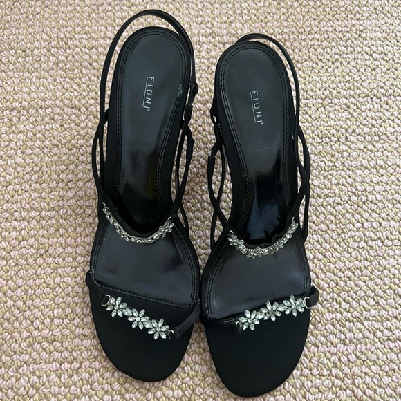fioni floral crystal strappy sandals - Picture 1 of 8